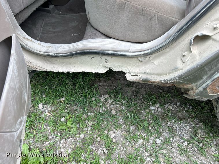 image for item MC9970 2003 Ford Taurus SE