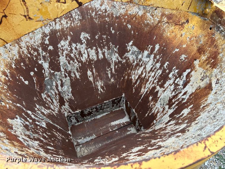 image for item MC9972 Round concrete bucket