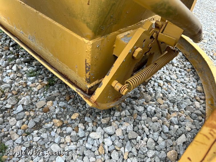 image for item MC9972 Round concrete bucket