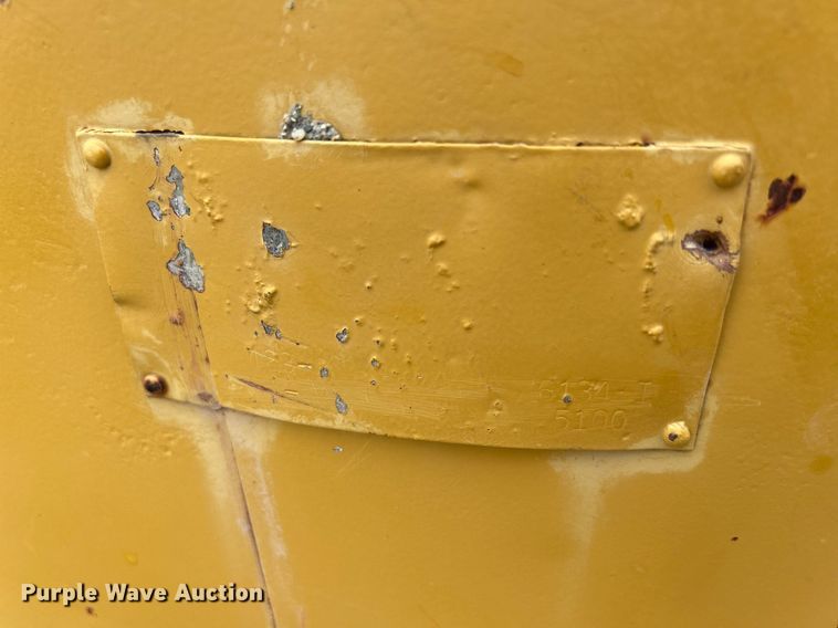 image for item MC9972 Round concrete bucket