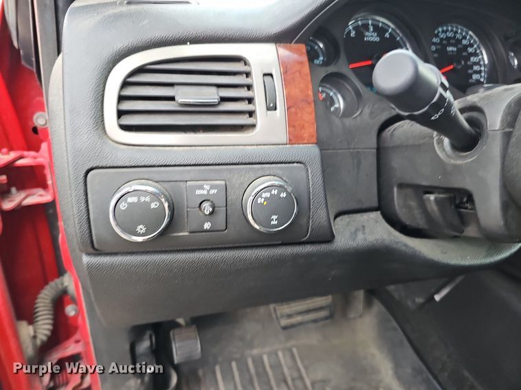 image for item MD9848 2009 Chevrolet Silverado 1500 LTZ  Crew Cab pickup truck