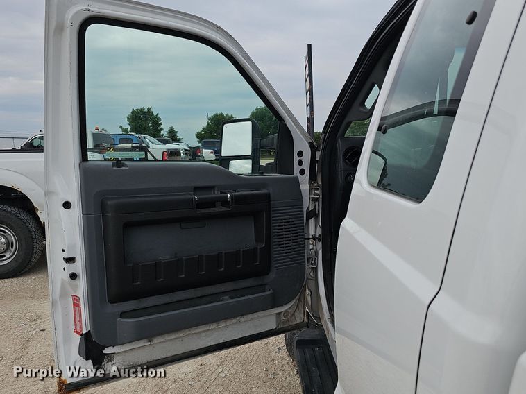 image for item MD9849 2014 Ford F250 Super Duty XL  SuperCab pickup truck