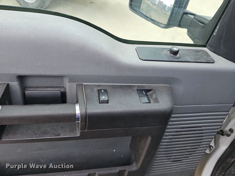 image for item MD9849 2014 Ford F250 Super Duty XL  SuperCab pickup truck