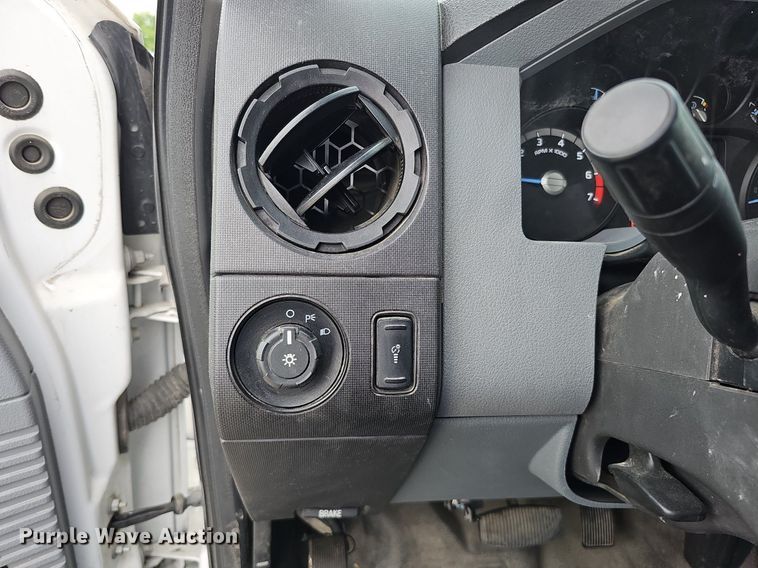 image for item MD9849 2014 Ford F250 Super Duty XL  SuperCab pickup truck