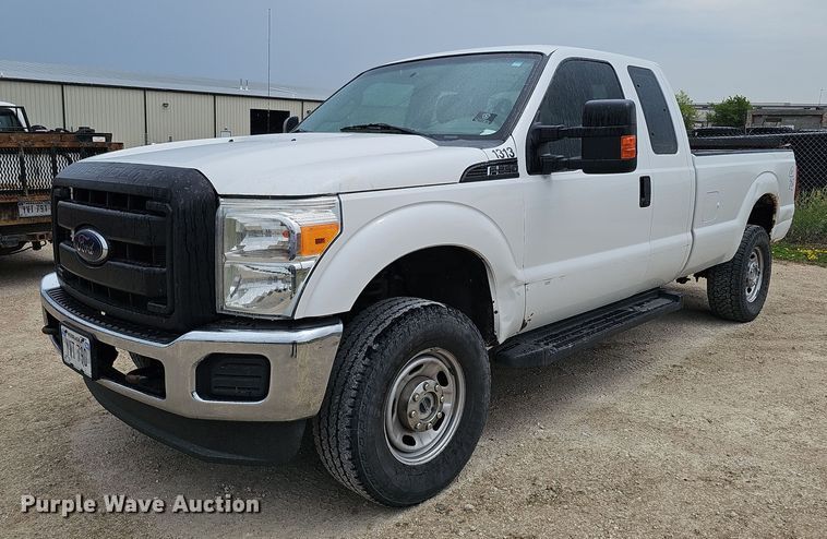 image for item MD9850 2014 Ford F250 Super Duty XL  SuperCab pickup truck