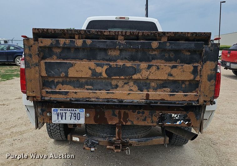 image for item MD9850 2014 Ford F250 Super Duty XL  SuperCab pickup truck