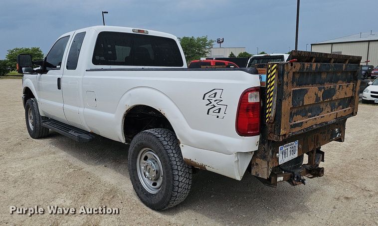 image for item MD9850 2014 Ford F250 Super Duty XL  SuperCab pickup truck