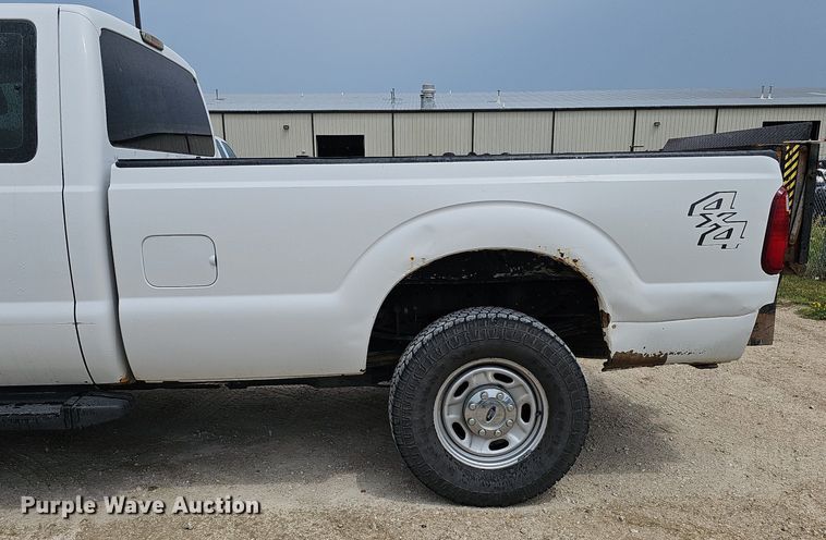 image for item MD9850 2014 Ford F250 Super Duty XL  SuperCab pickup truck