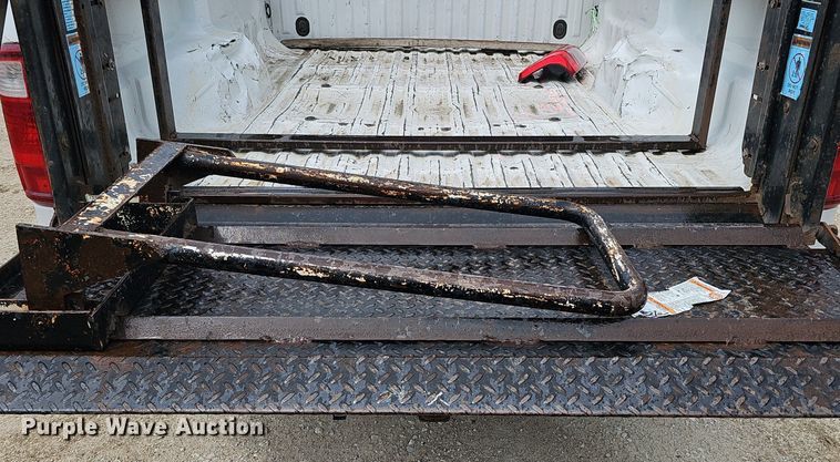 image for item MD9850 2014 Ford F250 Super Duty XL  SuperCab pickup truck