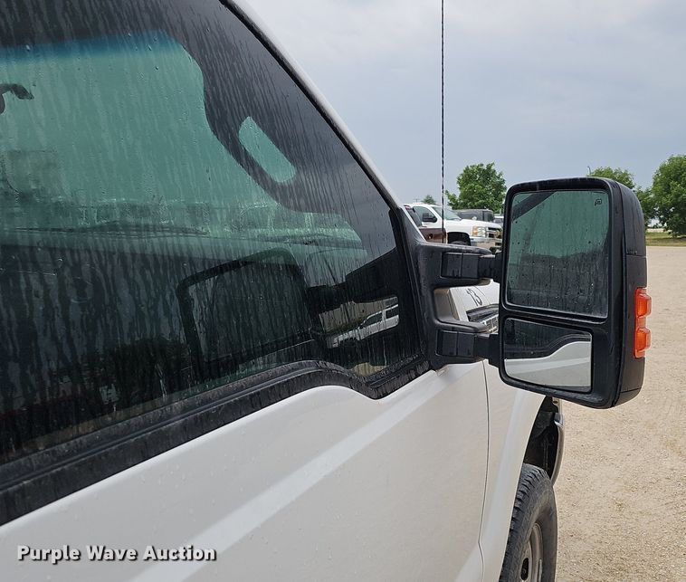 image for item MD9850 2014 Ford F250 Super Duty XL  SuperCab pickup truck