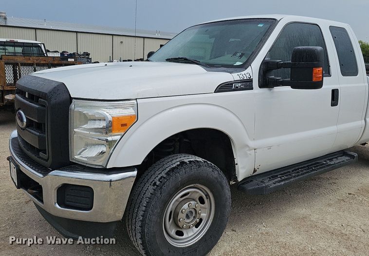 image for item MD9850 2014 Ford F250 Super Duty XL  SuperCab pickup truck