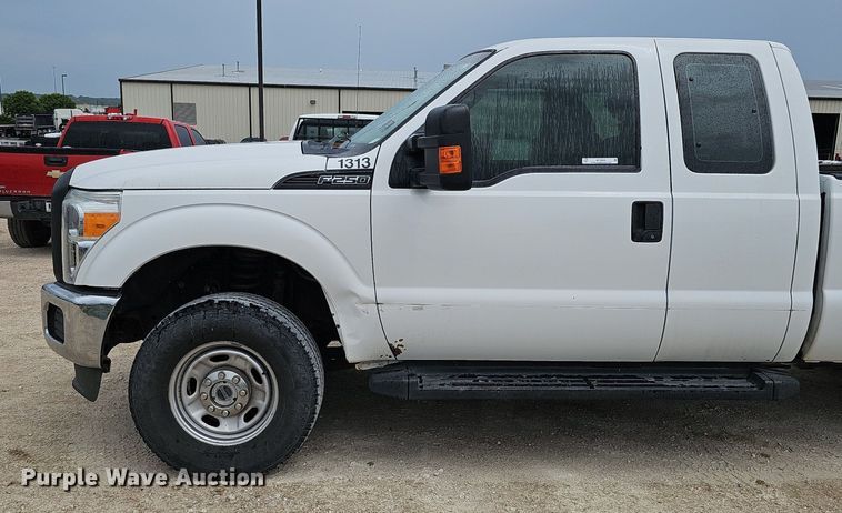 image for item MD9850 2014 Ford F250 Super Duty XL  SuperCab pickup truck