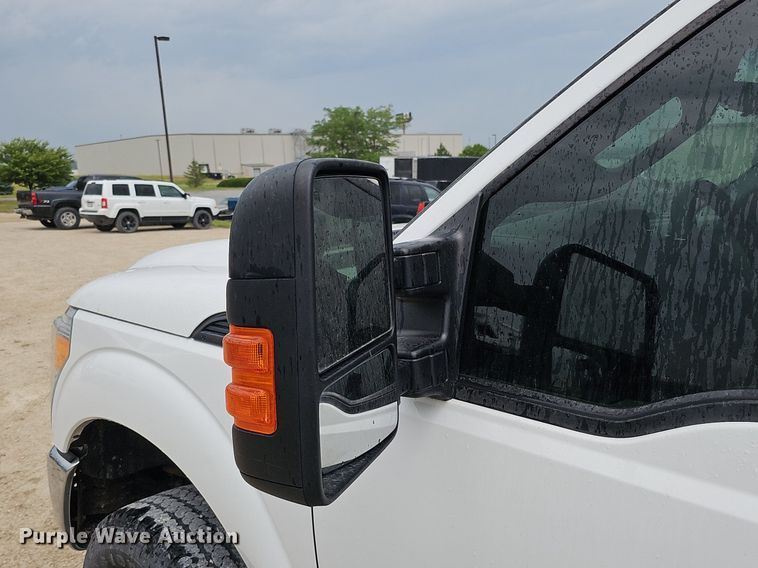 image for item MD9850 2014 Ford F250 Super Duty XL  SuperCab pickup truck