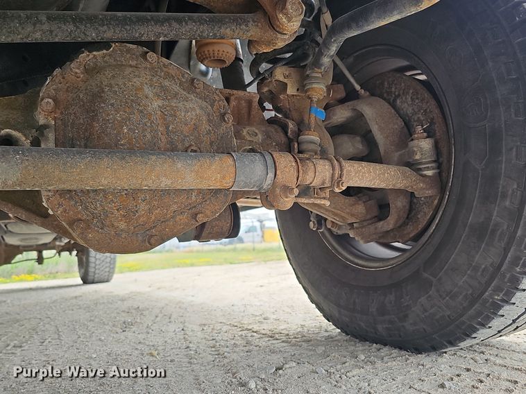 image for item MD9850 2014 Ford F250 Super Duty XL  SuperCab pickup truck