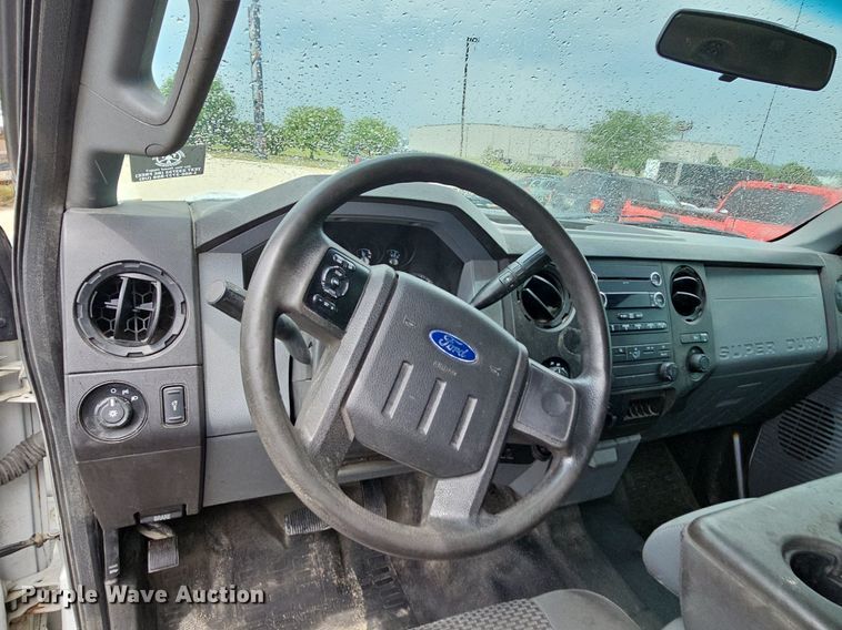 image for item MD9850 2014 Ford F250 Super Duty XL  SuperCab pickup truck