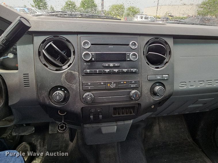 image for item MD9850 2014 Ford F250 Super Duty XL  SuperCab pickup truck