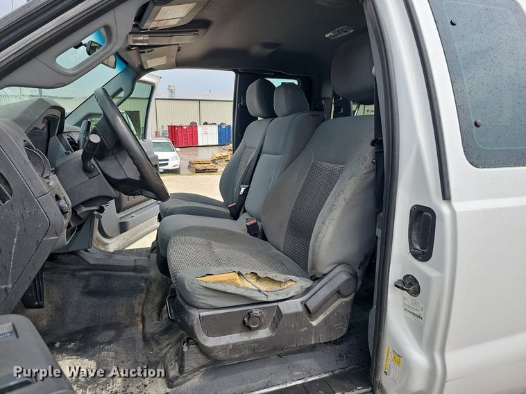 image for item MD9850 2014 Ford F250 Super Duty XL  SuperCab pickup truck