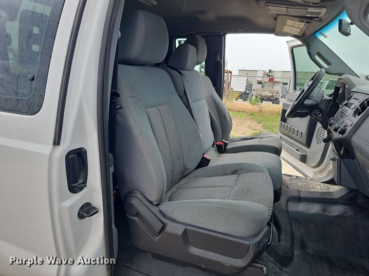 image for item MD9850 2014 Ford F250 Super Duty XL  SuperCab pickup truck