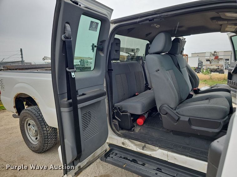 image for item MD9850 2014 Ford F250 Super Duty XL  SuperCab pickup truck