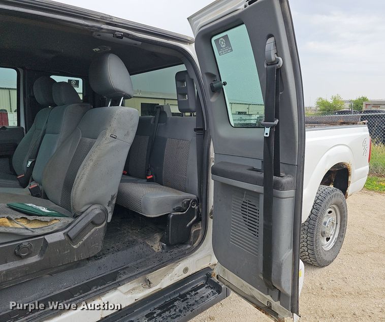 image for item MD9850 2014 Ford F250 Super Duty XL  SuperCab pickup truck