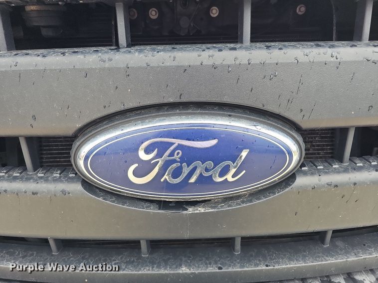 image for item MD9850 2014 Ford F250 Super Duty XL  SuperCab pickup truck