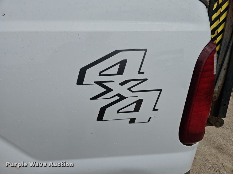 image for item MD9850 2014 Ford F250 Super Duty XL  SuperCab pickup truck