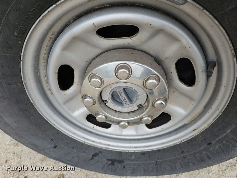 image for item MD9850 2014 Ford F250 Super Duty XL  SuperCab pickup truck