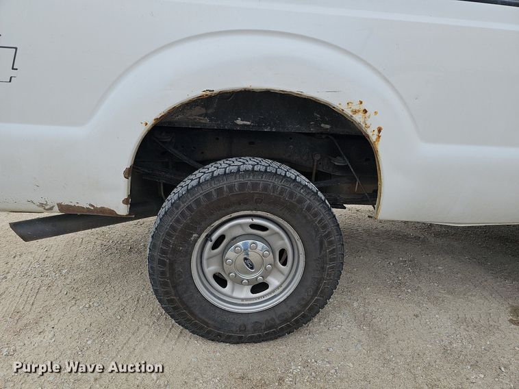 image for item MD9850 2014 Ford F250 Super Duty XL  SuperCab pickup truck