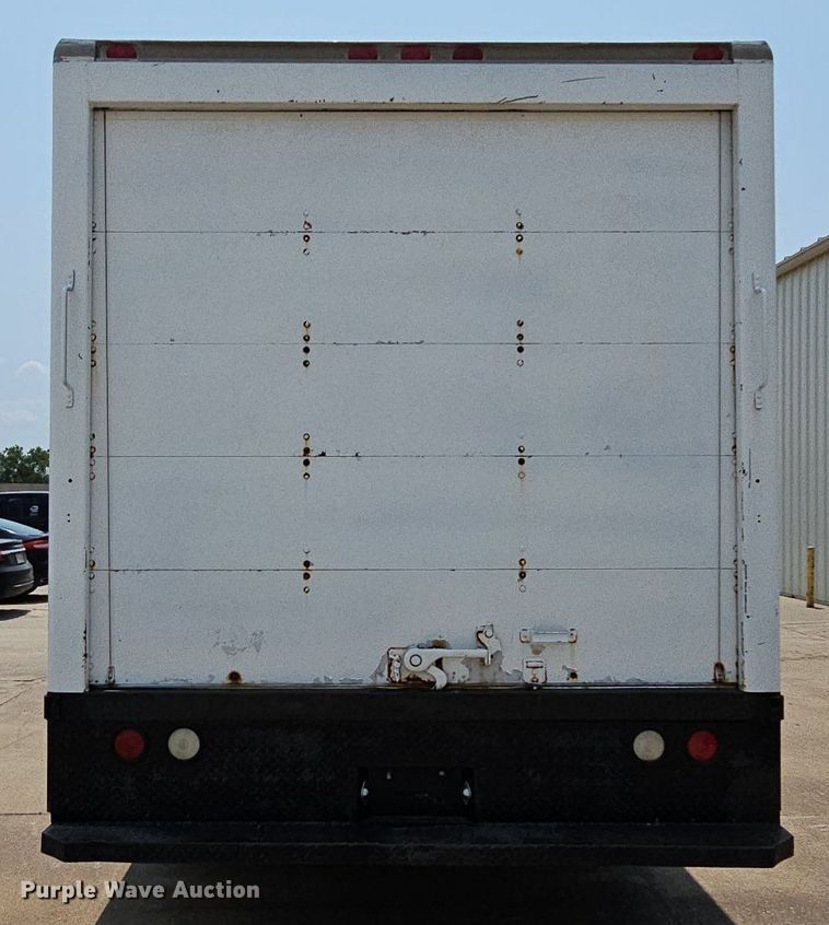 image for item MD9871 2006 Chevrolet Express G3500  box truck