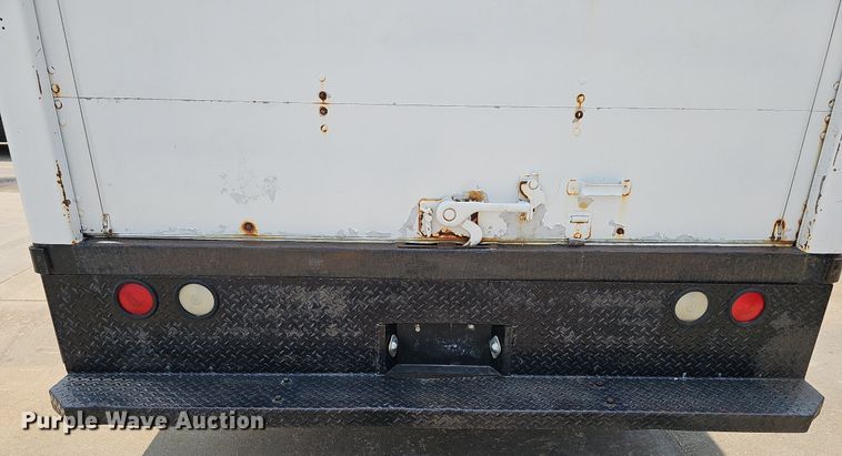 image for item MD9871 2006 Chevrolet Express G3500  box truck