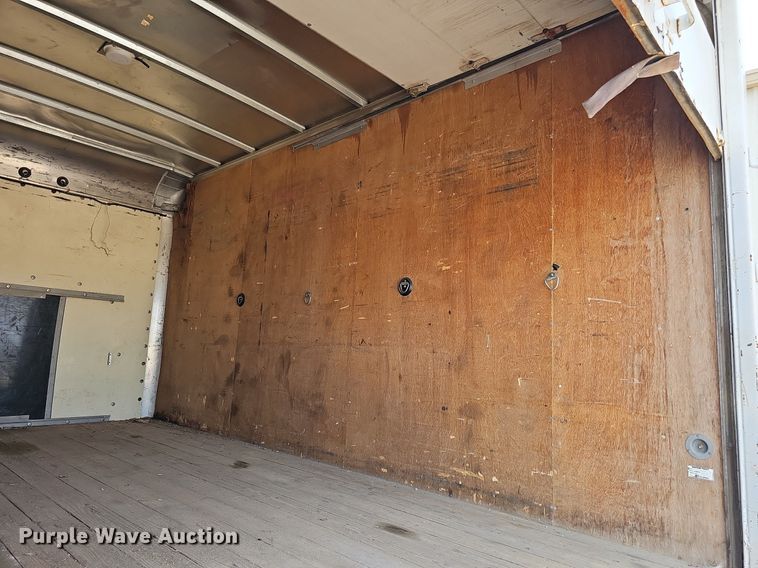 image for item MD9871 2006 Chevrolet Express G3500  box truck