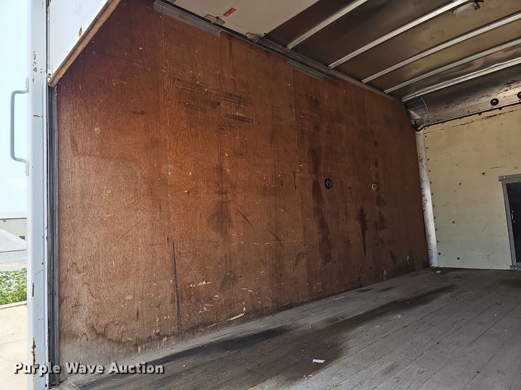 image for item MD9871 2006 Chevrolet Express G3500  box truck