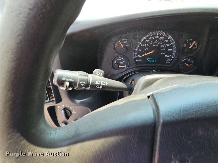 image for item MD9871 2006 Chevrolet Express G3500  box truck