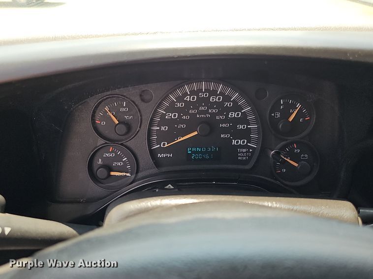 image for item MD9871 2006 Chevrolet Express G3500  box truck