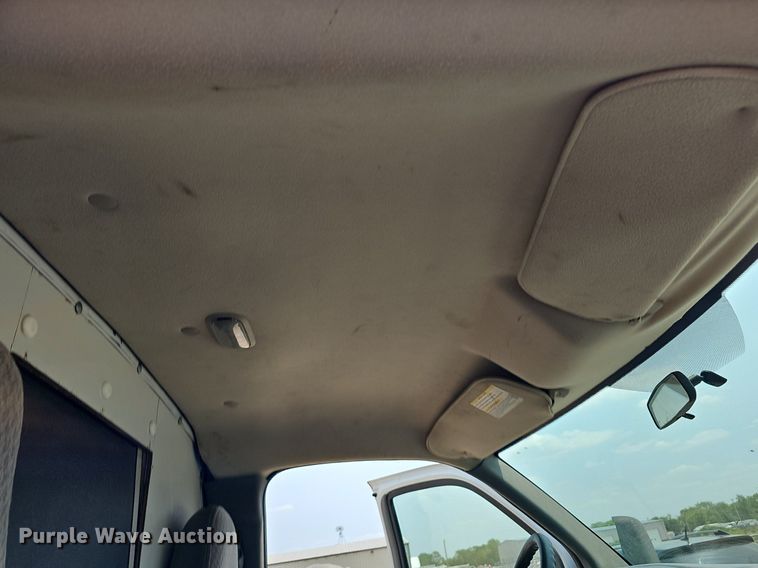 image for item MD9871 2006 Chevrolet Express G3500  box truck