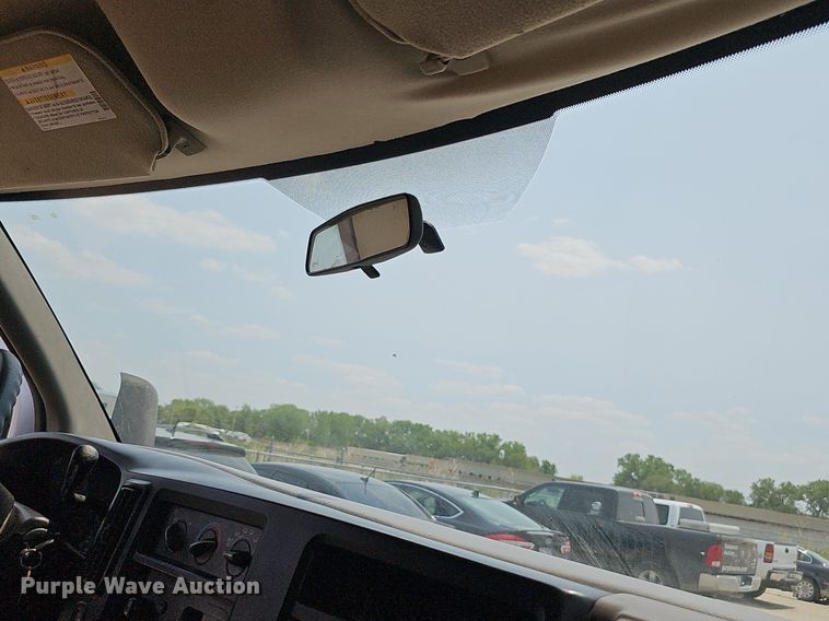 image for item MD9871 2006 Chevrolet Express G3500  box truck