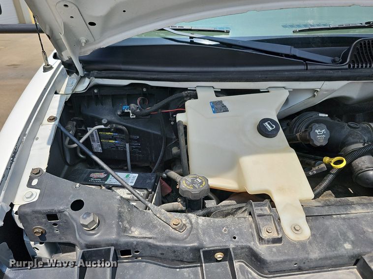 image for item MD9871 2006 Chevrolet Express G3500  box truck