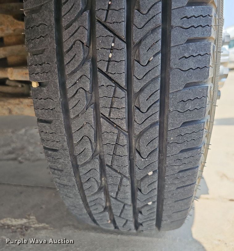 image for item MD9871 2006 Chevrolet Express G3500  box truck