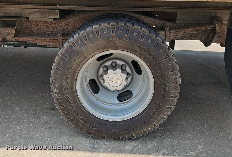 image for item MD9871 2006 Chevrolet Express G3500  box truck