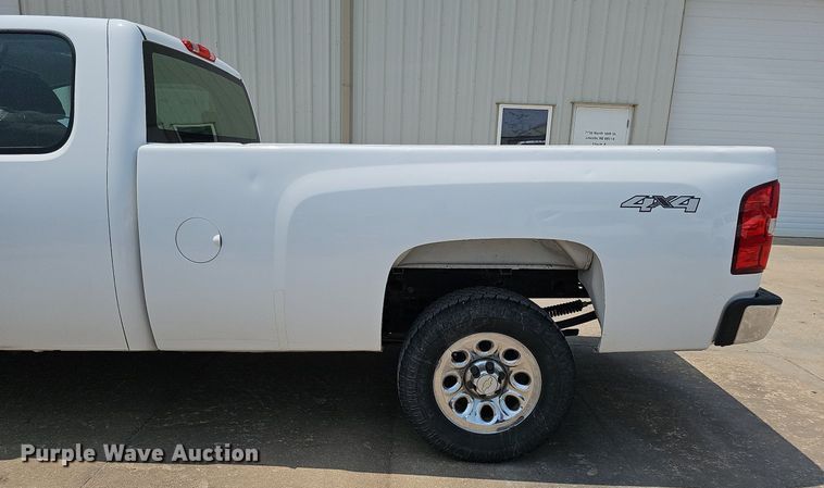 image for item MD9872 2012 Chevrolet Silverado 1500 LT  Ext. Cab pickup truck