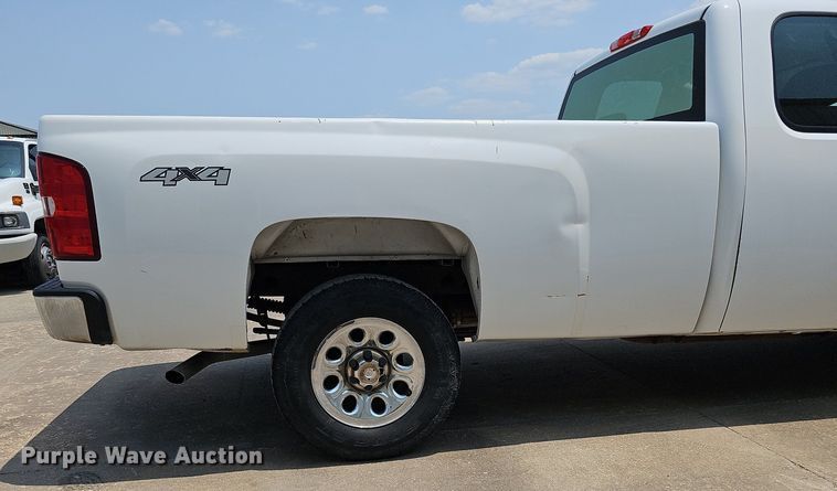 image for item MD9872 2012 Chevrolet Silverado 1500 LT  Ext. Cab pickup truck