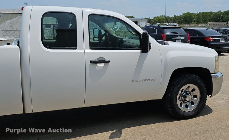 image for item MD9872 2012 Chevrolet Silverado 1500 LT  Ext. Cab pickup truck