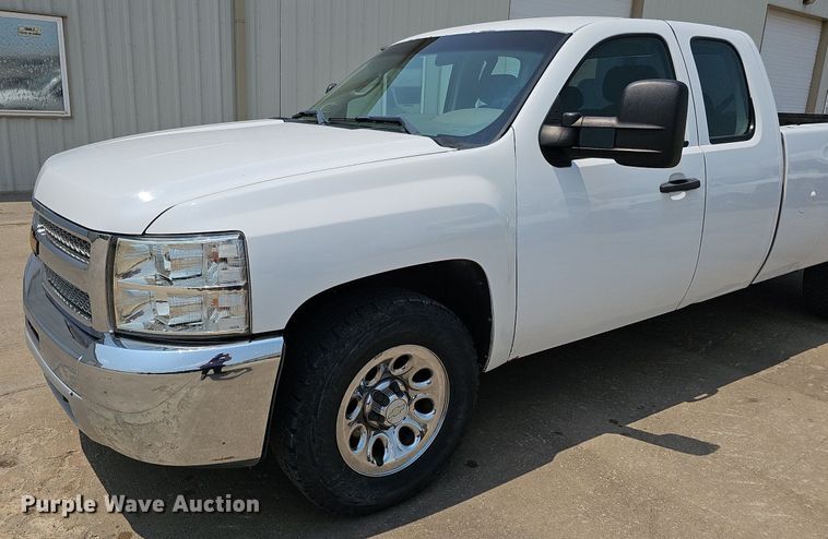 image for item MD9872 2012 Chevrolet Silverado 1500 LT  Ext. Cab pickup truck