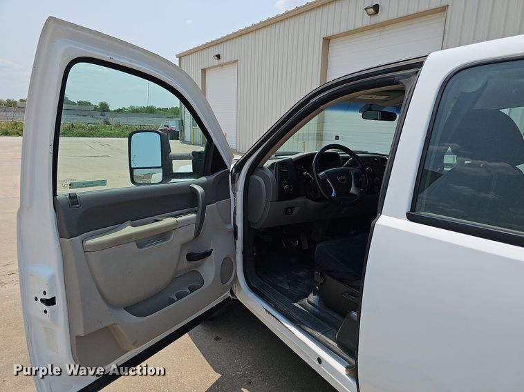 image for item MD9872 2012 Chevrolet Silverado 1500 LT  Ext. Cab pickup truck