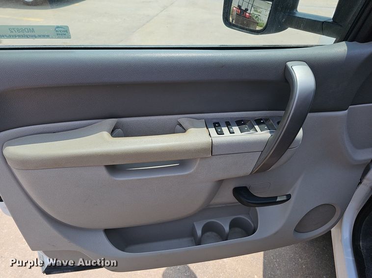 image for item MD9872 2012 Chevrolet Silverado 1500 LT  Ext. Cab pickup truck