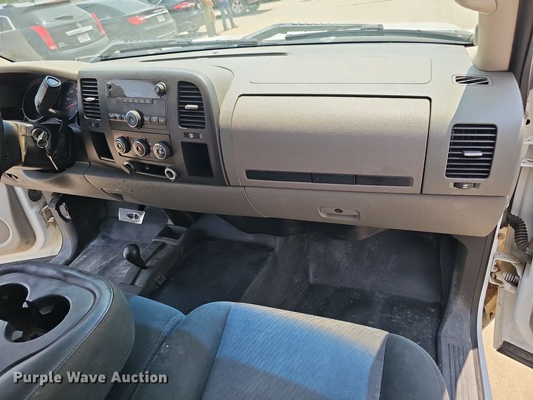 image for item MD9872 2012 Chevrolet Silverado 1500 LT  Ext. Cab pickup truck