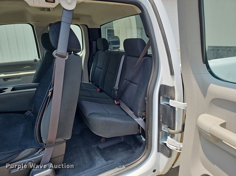 image for item MD9872 2012 Chevrolet Silverado 1500 LT  Ext. Cab pickup truck