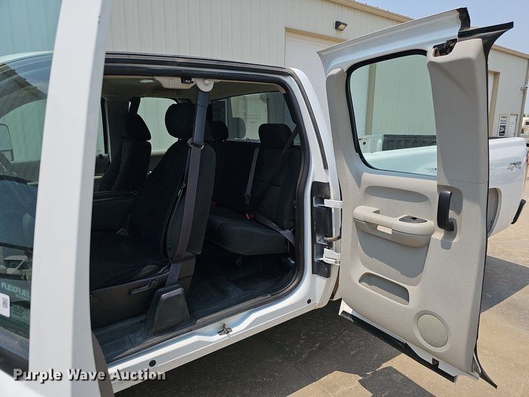 image for item MD9872 2012 Chevrolet Silverado 1500 LT  Ext. Cab pickup truck