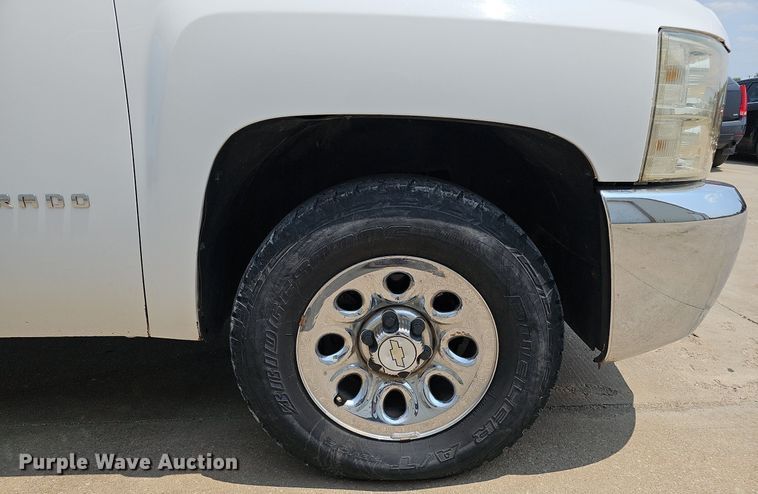 image for item MD9872 2012 Chevrolet Silverado 1500 LT  Ext. Cab pickup truck