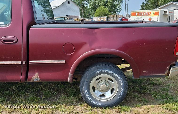 image for item MD9873 1997  Ford F150 XLT  pickup truck